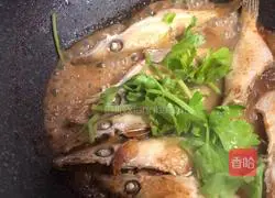 Cantonese style - Illustration of braised grilled fish in soybean sauce 6