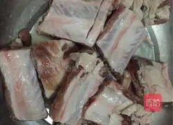 Illustration of how to cook ribs and beans stewed 1