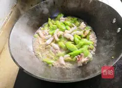 Illustration of how to make fried squid with bitter melon 18