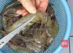 [Home-style braised prawns] Illustration of Hubei traditional famous dishes 1