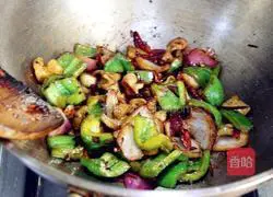 Illustration of how to make stir-fried pork sausage 7