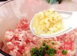 Illustration of how to make pearl meatballs 5