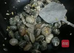 Illustration of how to make stir-fried clams 5