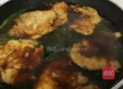 Illustration of how to cook green onion ribs 10