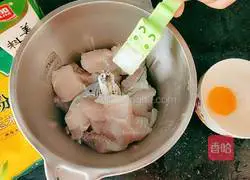 Illustration of how to make fish balls with tomato sauce 4