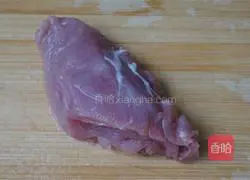 Illustration of how to stir-fry shredded pork with garlic moss 1