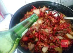 Illustration of how to make spicy crayfish 12