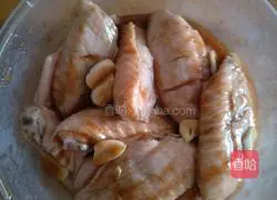 Illustration of how to make garlic grilled chicken wings 3