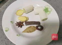 How to cook braised pork Illustration 5