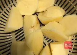 Illustration of how to make braised chicken nuggets with soy sauce potatoes 3