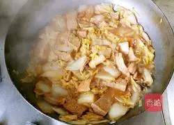 Illustration of how to make frozen tofu and cabbage stewed 11