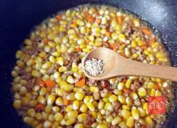 Illustration of how to make fried minced meat with corn kernels 15