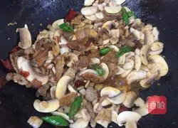 Illustration of how to make fried pork with mushrooms 13