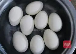 Illustration of how to make hillbilly braised eggs 1