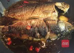 Braised crucian carp recipe 11
