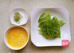 Illustration of how to make scrambled eggs with lettuce 1
