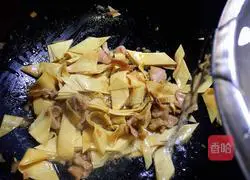 Illustration of how to stir-fry dry tofu and pepper 10