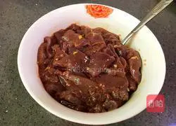 Illustration of how to make green pepper and pork liver 3