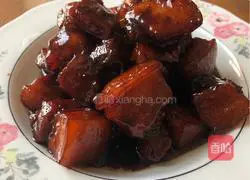 Illustration of home-cooked braised pork 17