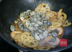 Illustration of how to make double fresh lotus root slices 7