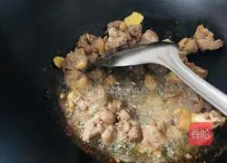 Illustration of how to cook duck legs with konjac 4
