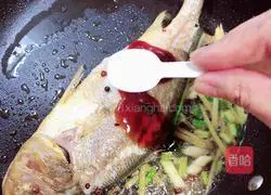 Illustration of how to cook yellow croaker with homemade sauce 10