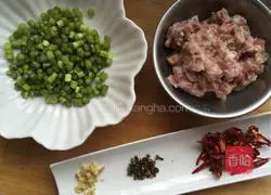 Stir-fried with garlic and moss Illustration of how to make minced meat and standard biscuits 1