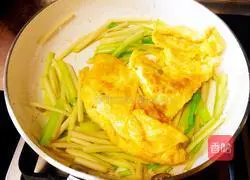  #Shaanxi# Illustration of how to make fried eggs with chives 7