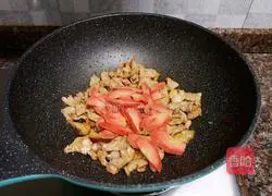 Illustration of how to make asparagus and fried meat slices 9