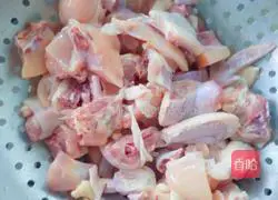 Illustration of how to make braised chicken nuggets (Northwestern style) 4