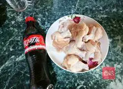 Illustration of how to make Coke chicken wings 1