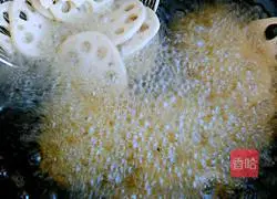 Illustration of how to make Spicy Spare Ribs and Prawns Hot Pot 4