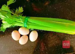 Illustration of how to make fried eggs with celery 2