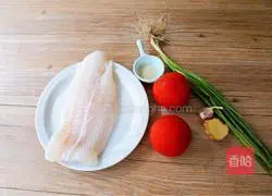 Illustration of how to make tomato dragon fish 1