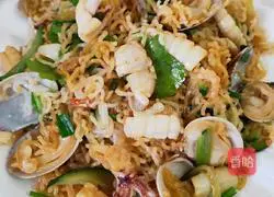 Illustration of how to make fried rice noodles 6