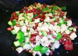 Illustration of how to make Kung Pao Chicken 12