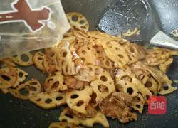 Illustration of how to make fried lotus root and meat 7