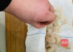 Illustration of how to make Jade Shrimp 3