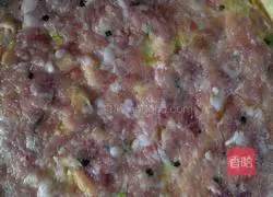 Illustration of how to make three silk rolls 3