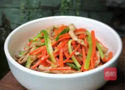 Illustration of how to make asparagus, carrot and fried shredded pork 12