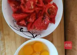 Illustration of how to make scrambled eggs with tomatoes 1