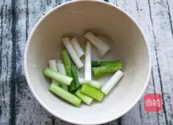 Illustration of how to make corn and duck legs stew 5