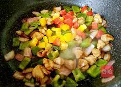 Illustration of how to make diced chicken with colored pepper 8