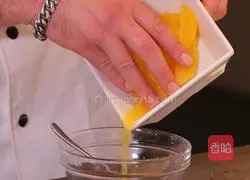 Illustration of how to make orange New Zealand beef brisket with garlic eggplant 3