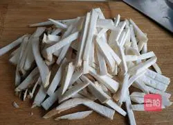 Illustration of how to make fish-flavored king oyster mushrooms 1