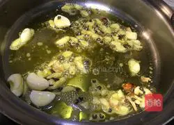 Illustration of how to make very fat sausage 6