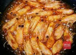 Illustration of how to make diced shrimp oil, winter melon and chicken 4