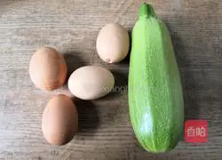 Illustration of how to make fried zucchini with eggs 1