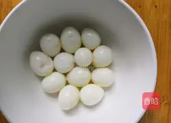 Illustration of how to make pearl pumpkin 4