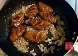 Illustration of how to make garlic chicken wings 8